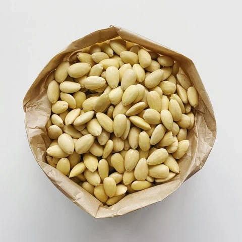 Mandle celé olúpané 1